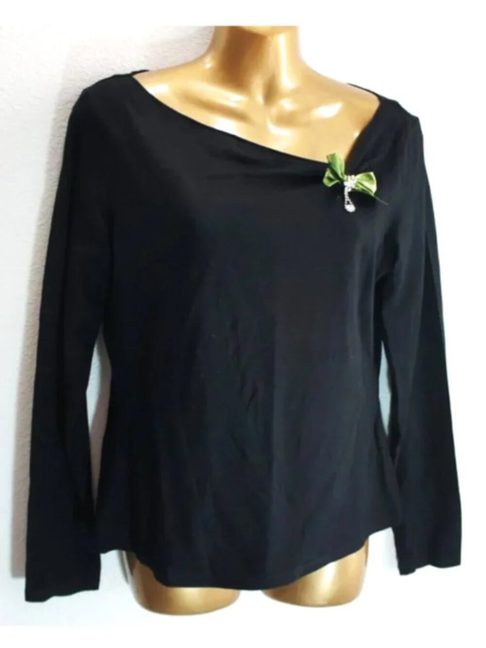 INC Basic Black W/Green Bow Embellishment Top size L